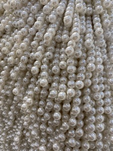 Paola Pivi, I love being pearls, 2019